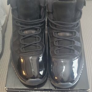 Used Jordan 11 Cap And Gown  Athletic Shoes Black Size 10.5  Used